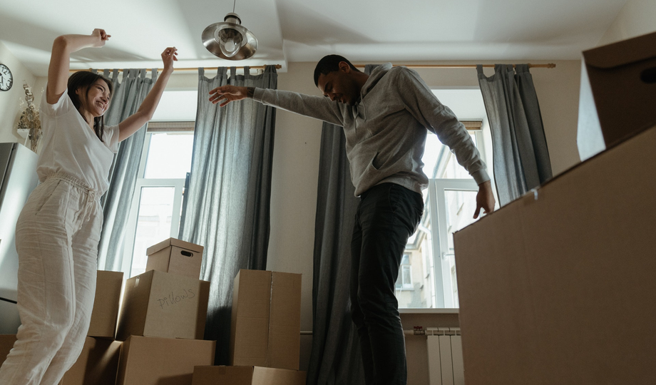 UNIVERSE EXPRESS LLC